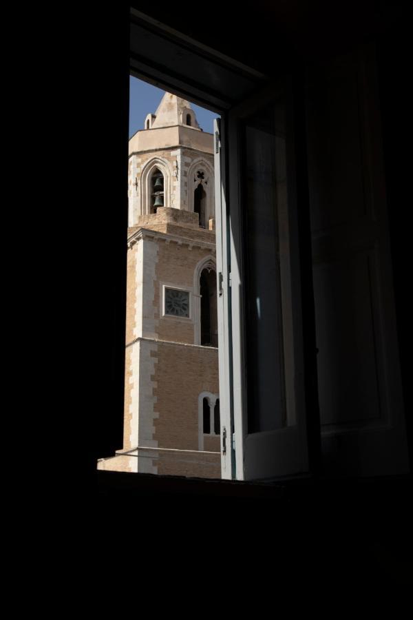 B&B Palazzo Lombardi ลูเชรา ภายนอก รูปภาพ