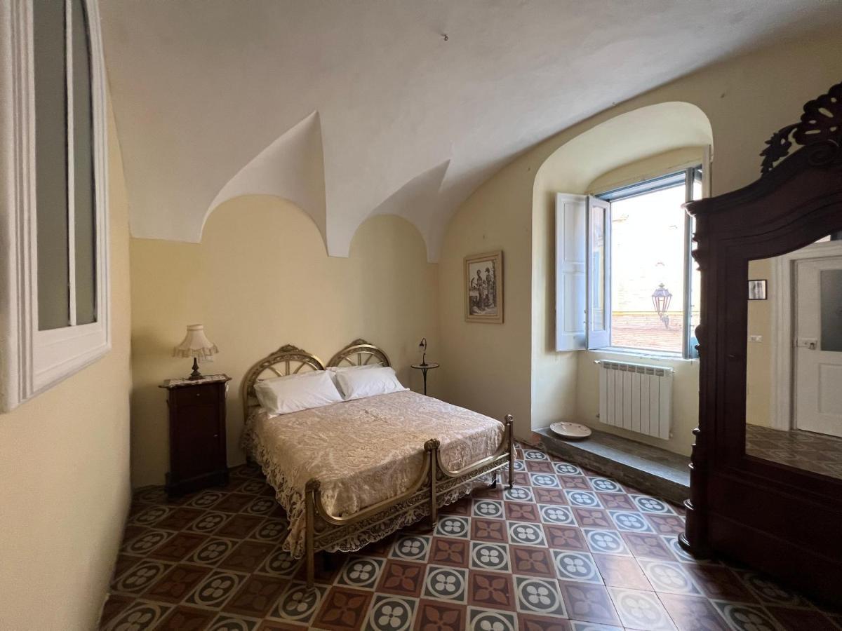 B&B Palazzo Lombardi ลูเชรา ภายนอก รูปภาพ