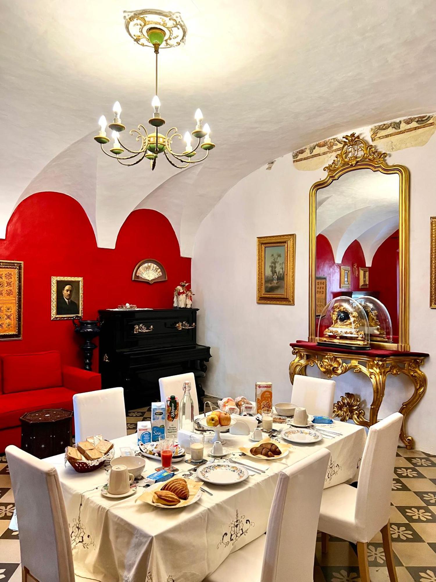 B&B Palazzo Lombardi ลูเชรา ภายนอก รูปภาพ